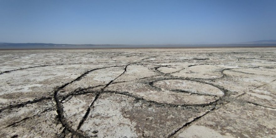 Türkiye’nin tek, dünyanın 2. büyük doğal sodyum kaynağı ’Acıgöl’ kuruyor