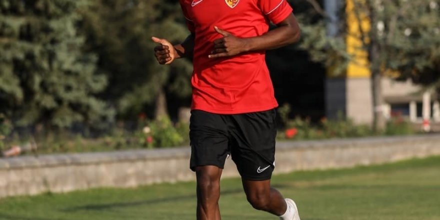 Bernard Mensah koşulara başladı