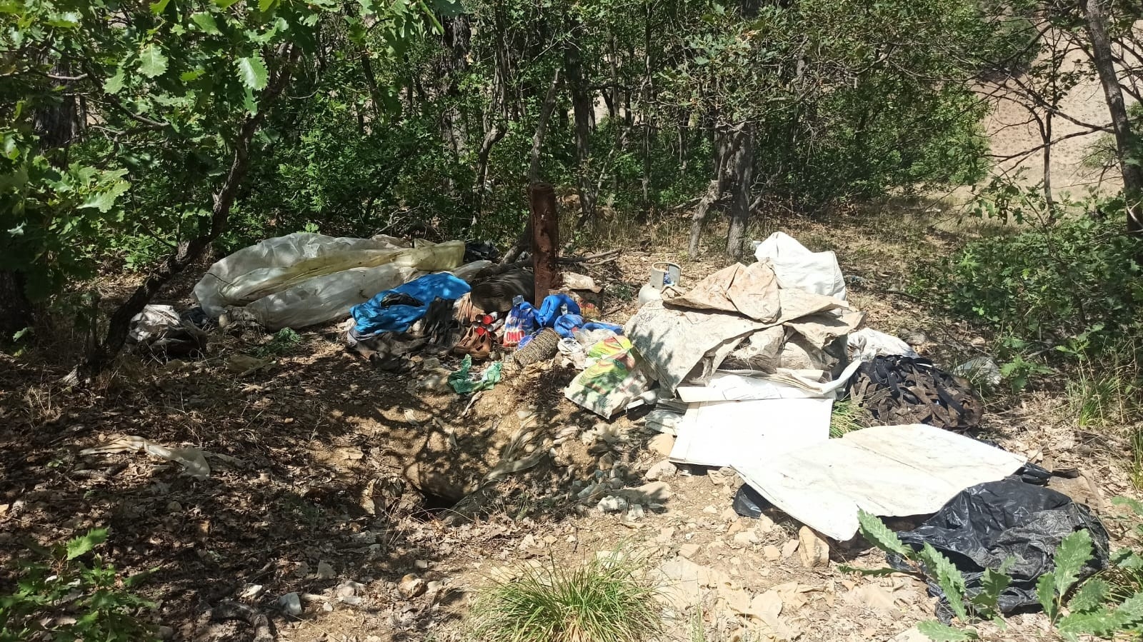 Tunceli’de teröristlerin inleri imha edildi