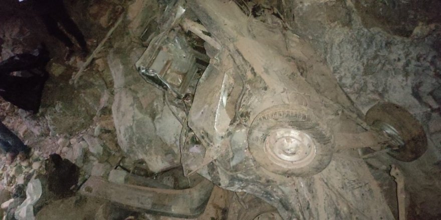 Adana'da Araç Uçuruma Düştü: 3 Ölü