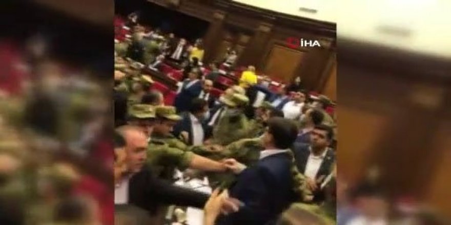 Ermenistan parlamentosunda kavga