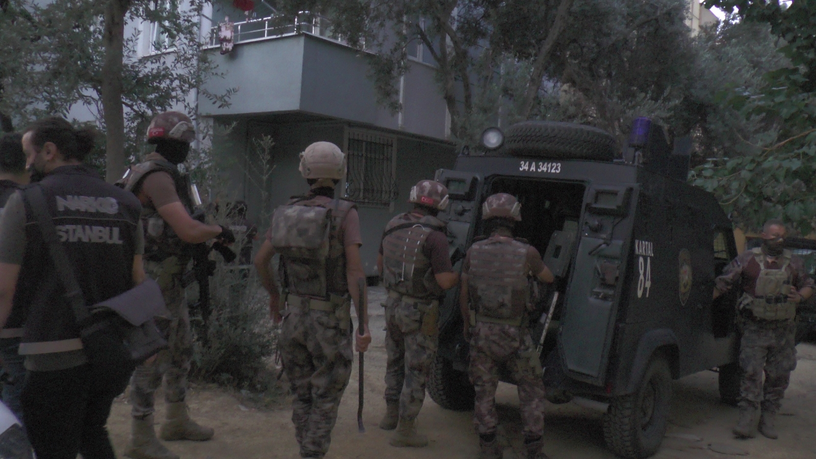 İstanbul’da Narkotik Operasyonu: Çok Sayıda Gözaltı Var