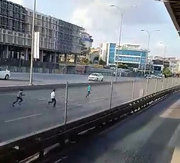 E-5 Karayolunda Çocukların Ölümle Dansı Kameralara Yansıdı