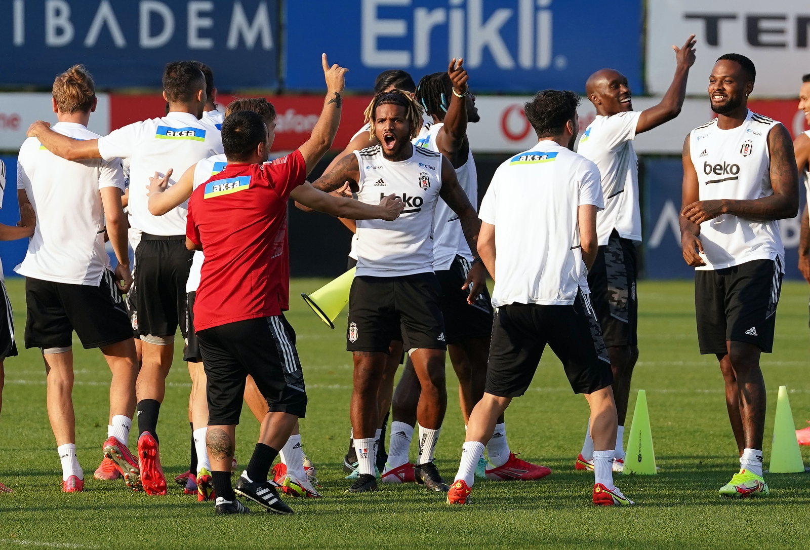 Beşiktaş’ta Neşeli Antrenman