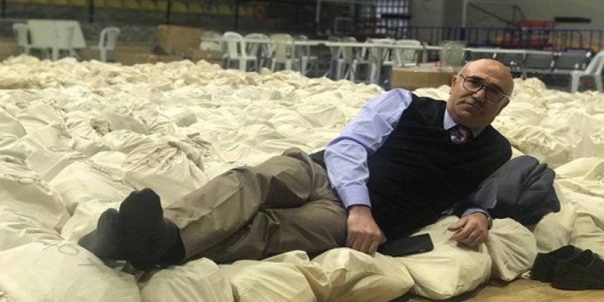 CHP'li Tanal oyların üzerine yatarak nöbet tuttu