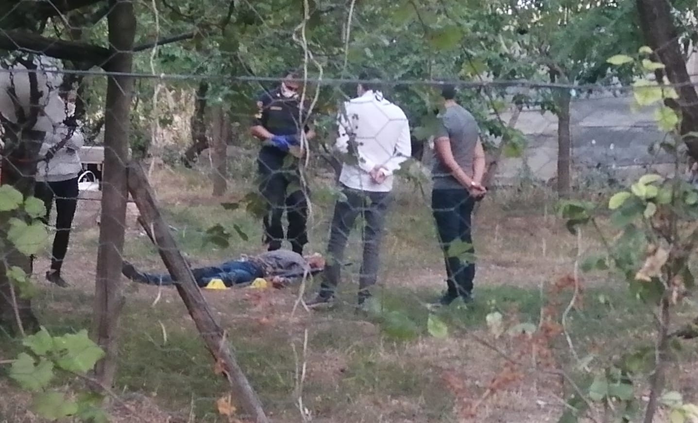 Pompalı Tüfekle Yolunu Kestiği Araçtaki Kadını Vurdu, Ardından İntihar Etti