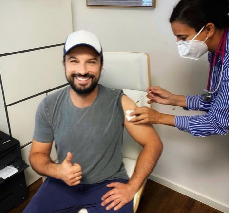 Tarkan, koronavirüs aşısı yaptırdı