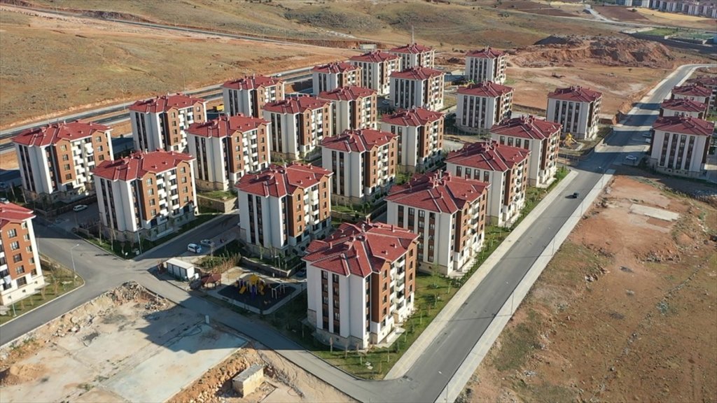 Afet Bölgelerinde Yaralar Toki Eliyle Sarılıyor