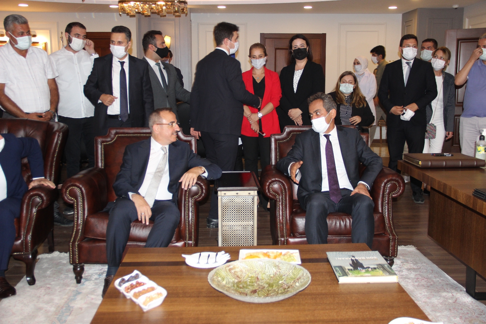 Bakan Özer’den Ak Parti İzmir’e Ziyaret