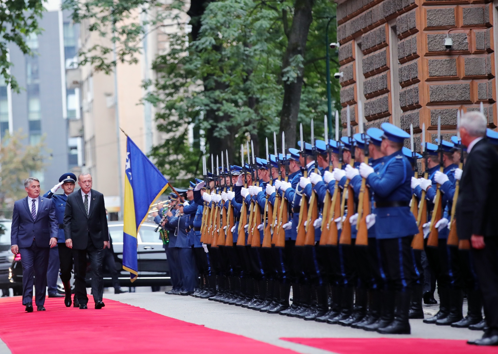 Cumhurbaşkanı Erdoğan, Bosna Hersek’te Resmi Törenle Karşılandı