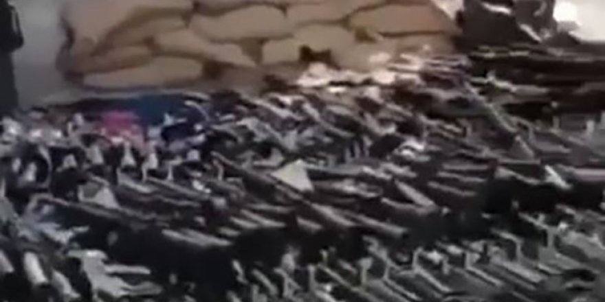 Taliban'ın El Koyduğu Para ve Silahlar