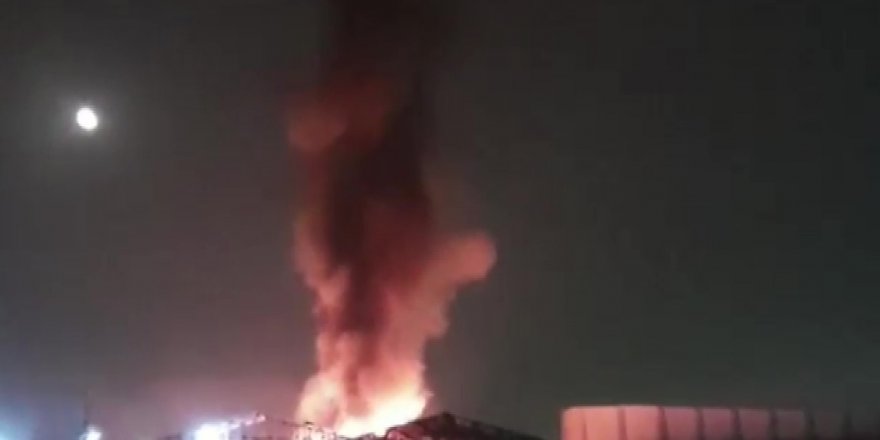 Geri dönüşüm tesisi alevlere teslim oldu