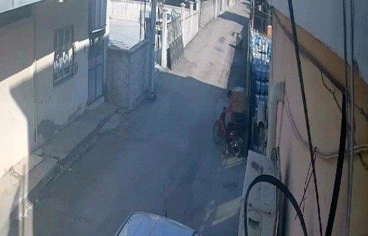 Motosikletle Otomobil Jantı Ve Lastiği Çalan Şüpheli Yakalandı