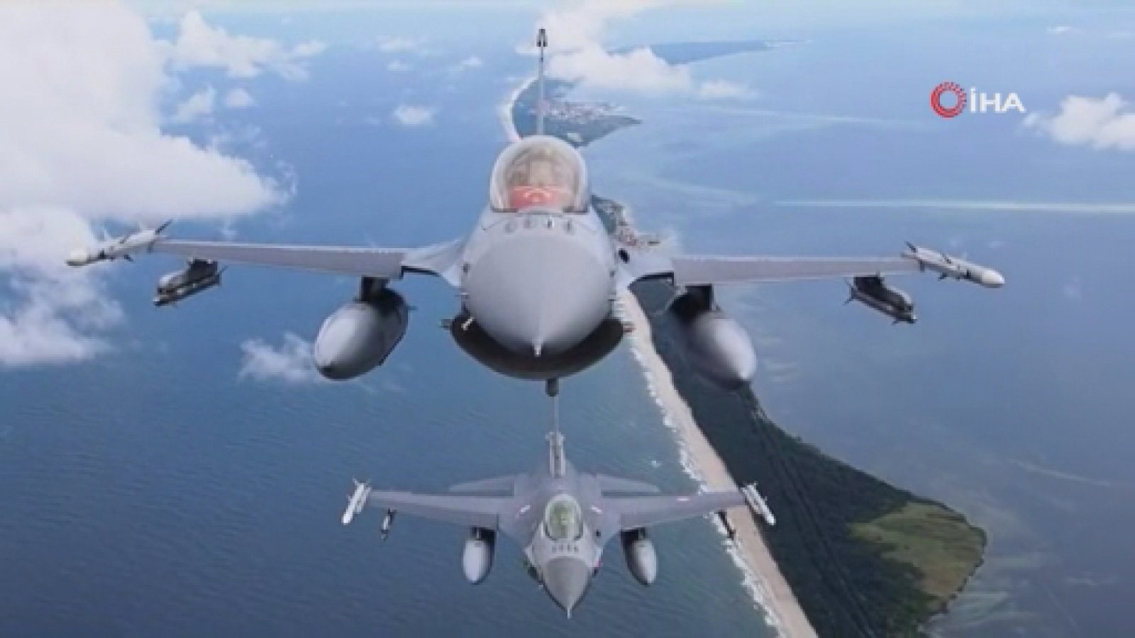 Türk F-16’ları Polonya semalarında