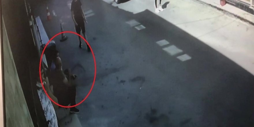 Dükkanının önünde otururken kurşunlara böyle hedef oldu