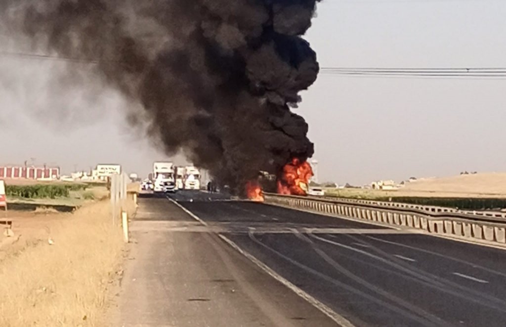 Kızıltepe’de Kaza Yapan Tır Alev Alev Yandı