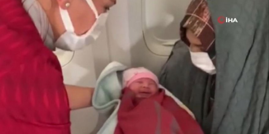 THY’nin tahliye uçuşunda doğum sürprizi