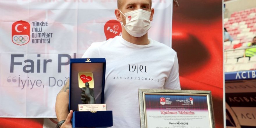 Sivassporlu Pedro Henrique’ye Fair Play ödülü