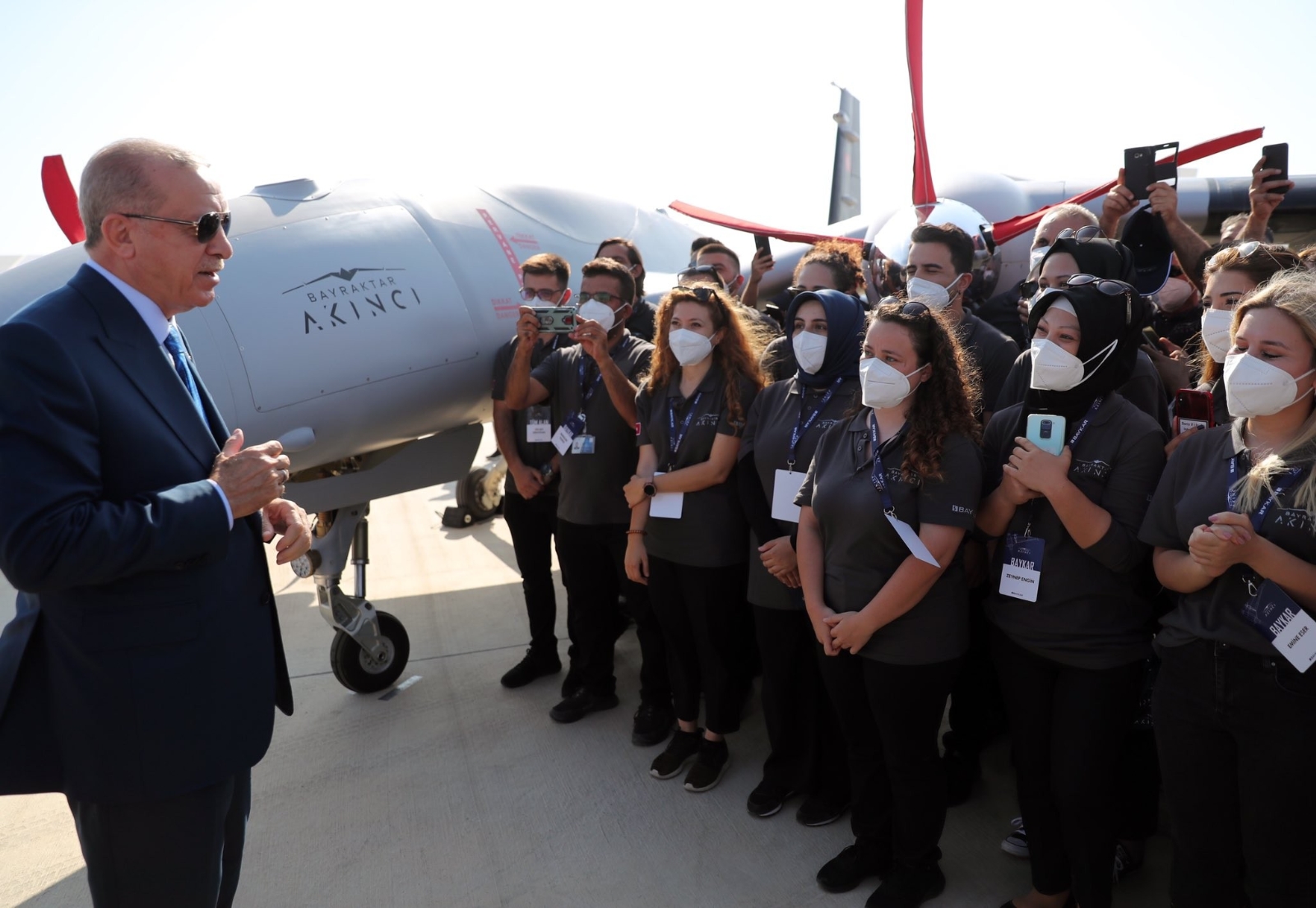 Cumhurbaşkanı Erdoğan Akıncı TİHA’’ya İlk İmzayı Attı