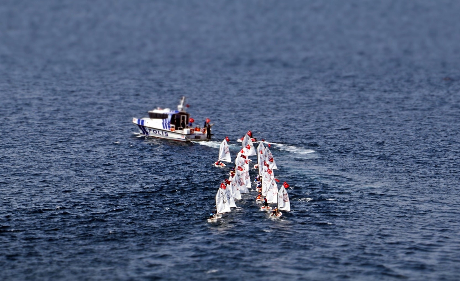 Denizdeki ’Zafer’ Kutlamasında Tekneler Görsel Şölen Oluşturdu