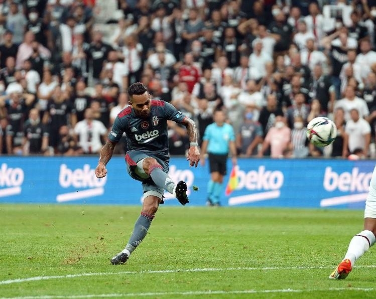 Beşiktaş’tan Alex Teixeira’nın Sağlık Durumuna İlişkin Açıklama