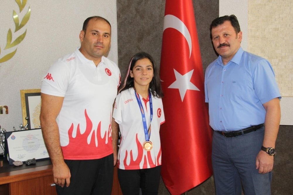 Sevilay Öztürk’ten Tarihi Madalya