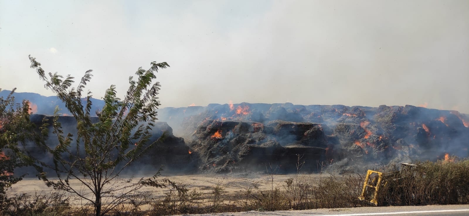 30 Bin Ton Mısır Silajı Balyasının Bulunduğu Depoda Yangın Çıktı