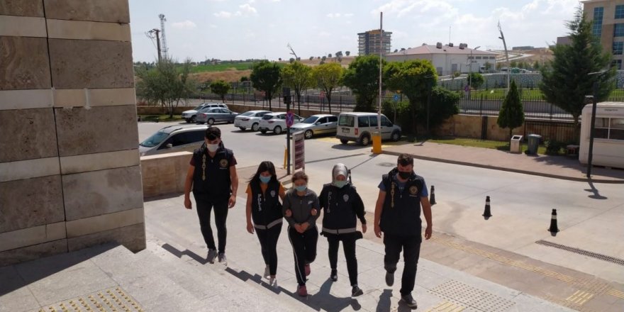 Uşak'ta cinnet getiren kadın, kocasını öldürdü