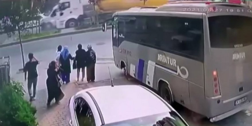 Esenyurt’ta freni boşalan hafriyat kamyonunun 5 araca çarptığı anlar kamerada