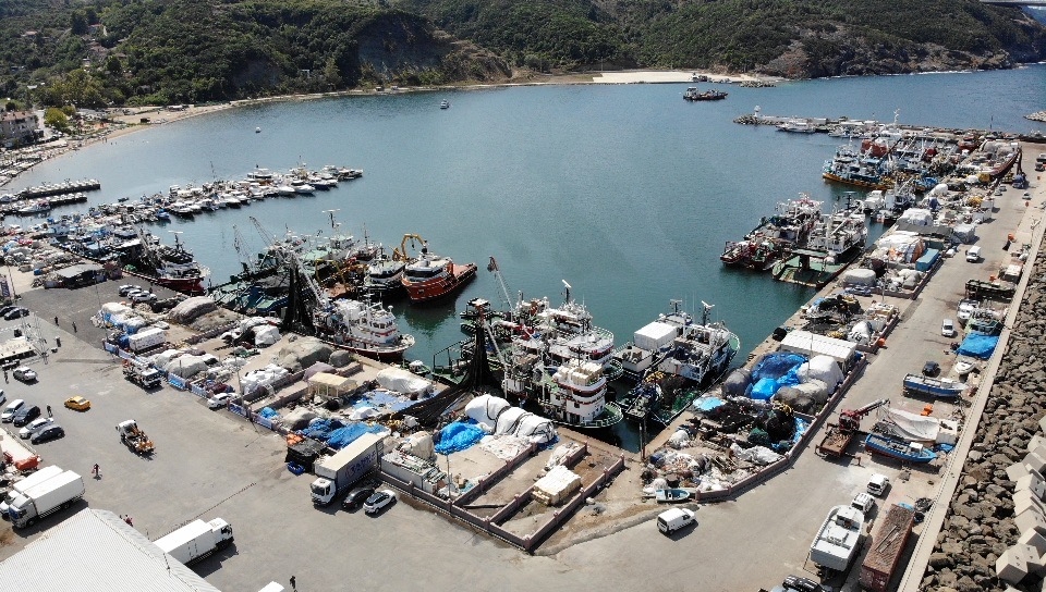 Poyrazköy’de Av Yasağının Kalkmasına Saatler Kala Balıkçılar Hazırlıklarını Tamamladı