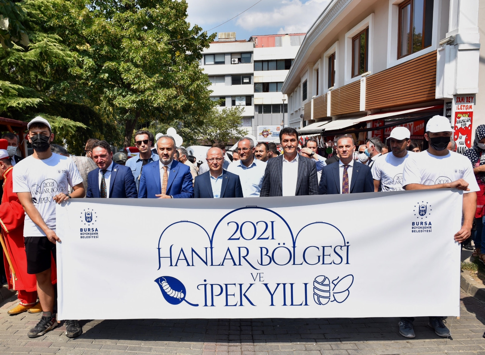 6 Asırlık Handa Develi Koza Mezadı