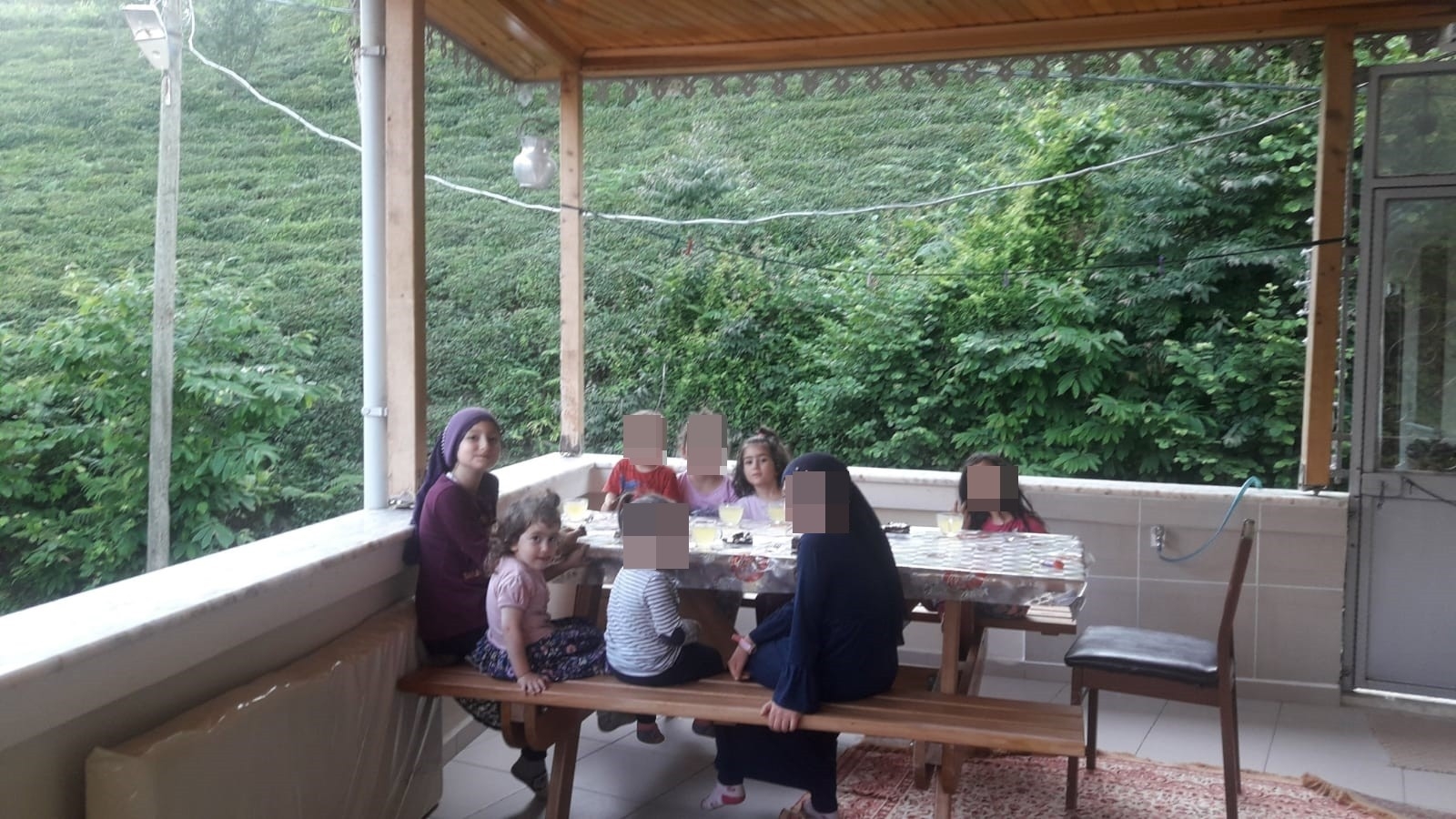 Trabzon’da Cinnet Getiren Şahıs 3 Küçük Kızını Silahla Öldürdü