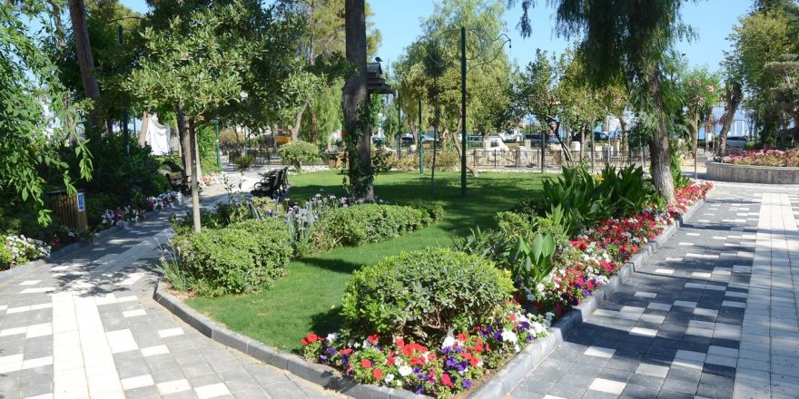 Kuşadası Belediyesi'nden Ağaç Dikim Seferberliği