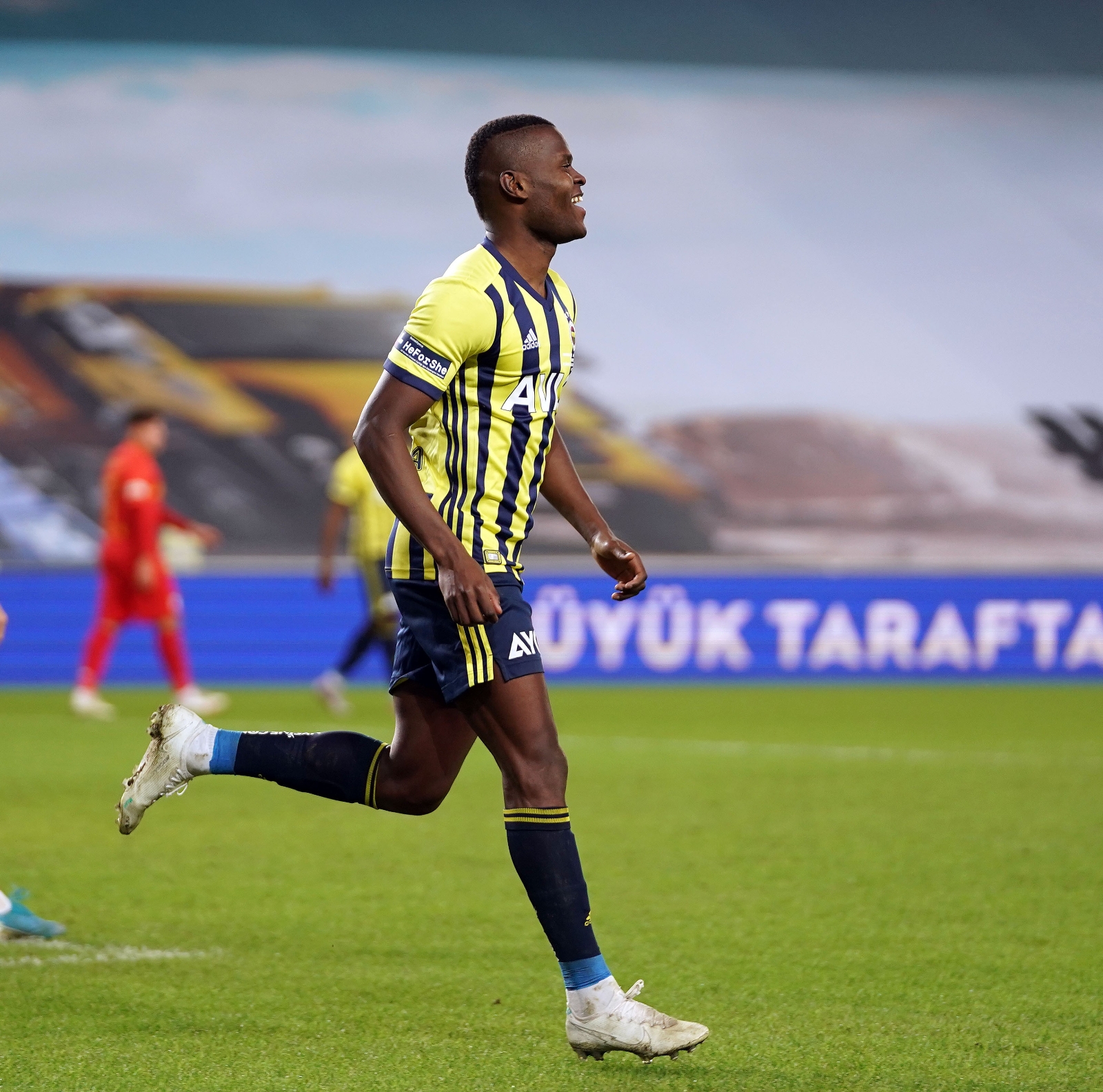 Samatta, Royal Antwerp’e kiralandı