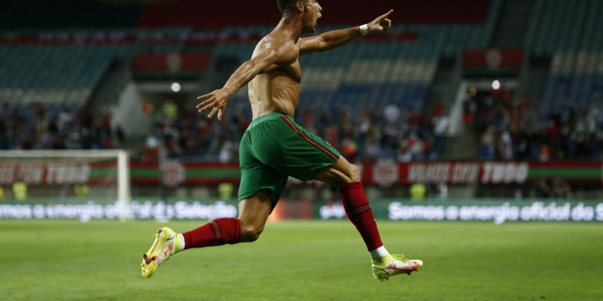 Cristiano Ronaldo Milli Formayla En Çok Gol Atan Futbolcu Olarak Tarihe Geçti