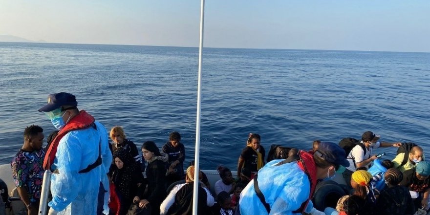 İzmir açıklarında 172 düzensiz göçmen kurtarıldı