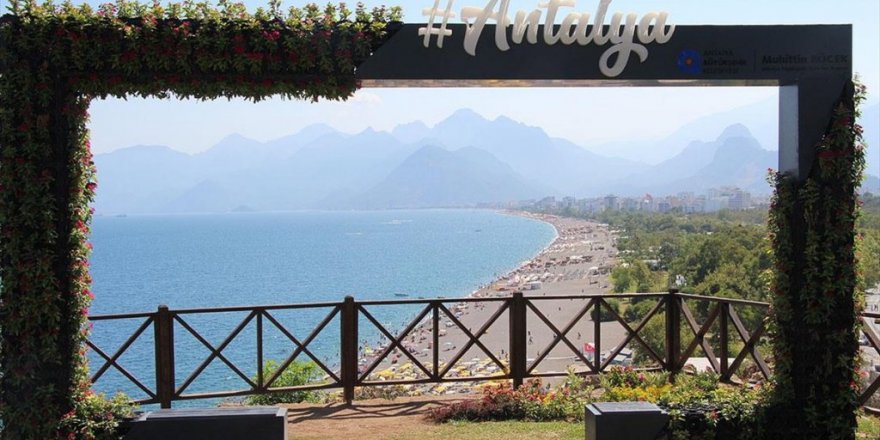Antalya Yılı 8,5 Milyon Turistle Kapatmayı Hedefliyor