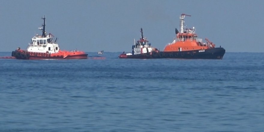 Suriye’den gelen petrol, 14 kilometrelik Samandağ sahilini sardı