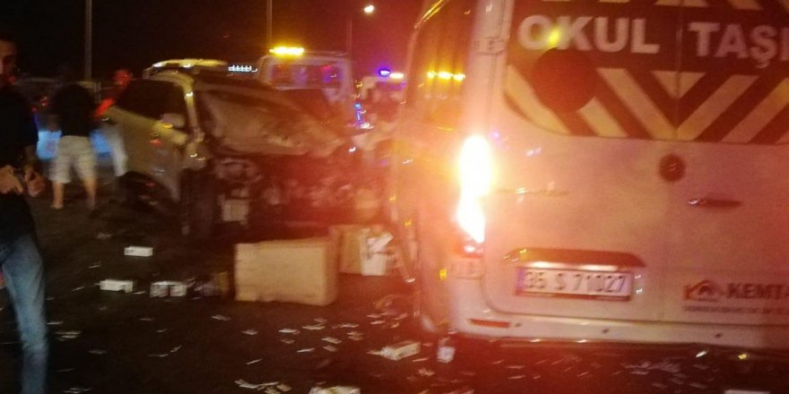 İzmir’de zincirleme kaza: 1’i ağır 11 yaralı