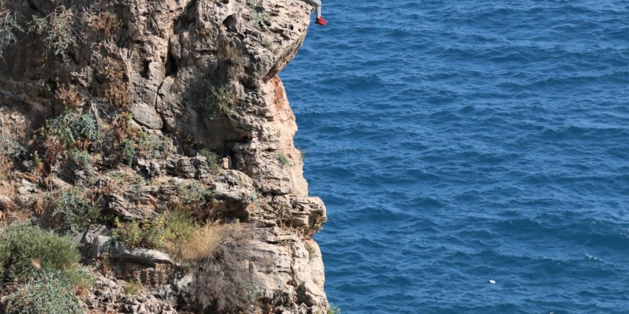 Antalya' da sıfır noktasında yapılan konuşma yürekleri ağıza getirdi