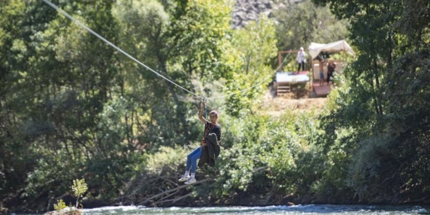 Munzur Çayı Üzerine Kurulan "Zipline" Adrenalin Tutkunlarının Vazgeçilmezi Oldu