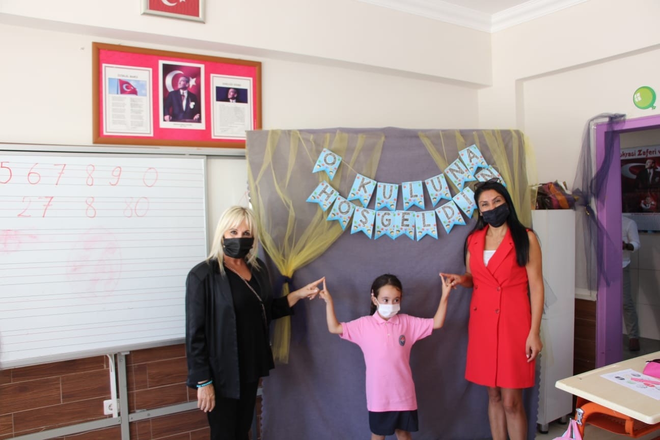 Marmaris’te öğrenciler okullarına, öğretmenler öğrencilerine kavuştu