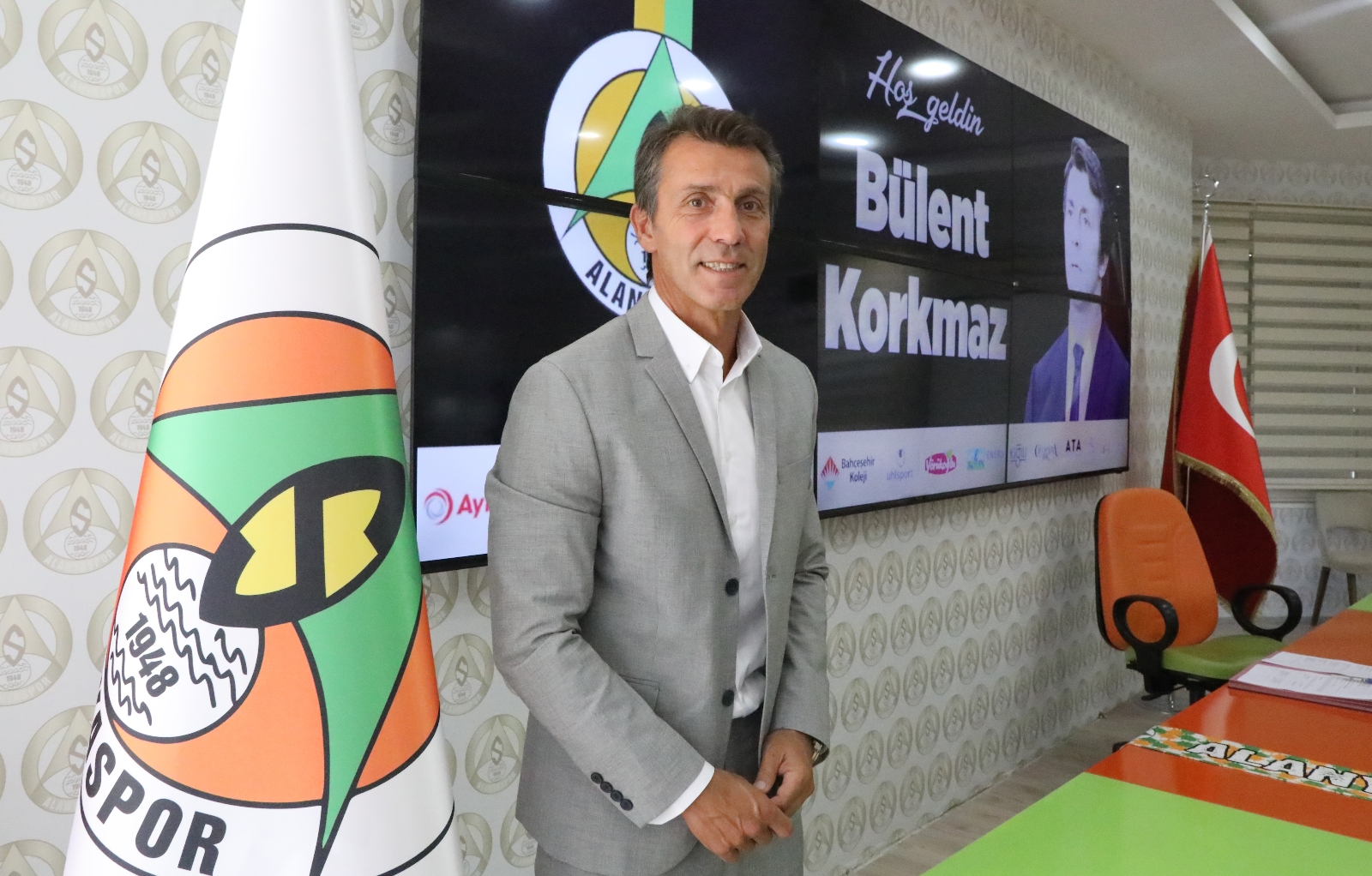 Alanyaspor Bülent Korkmaz ile bir yıllık sözleşme imzaladı