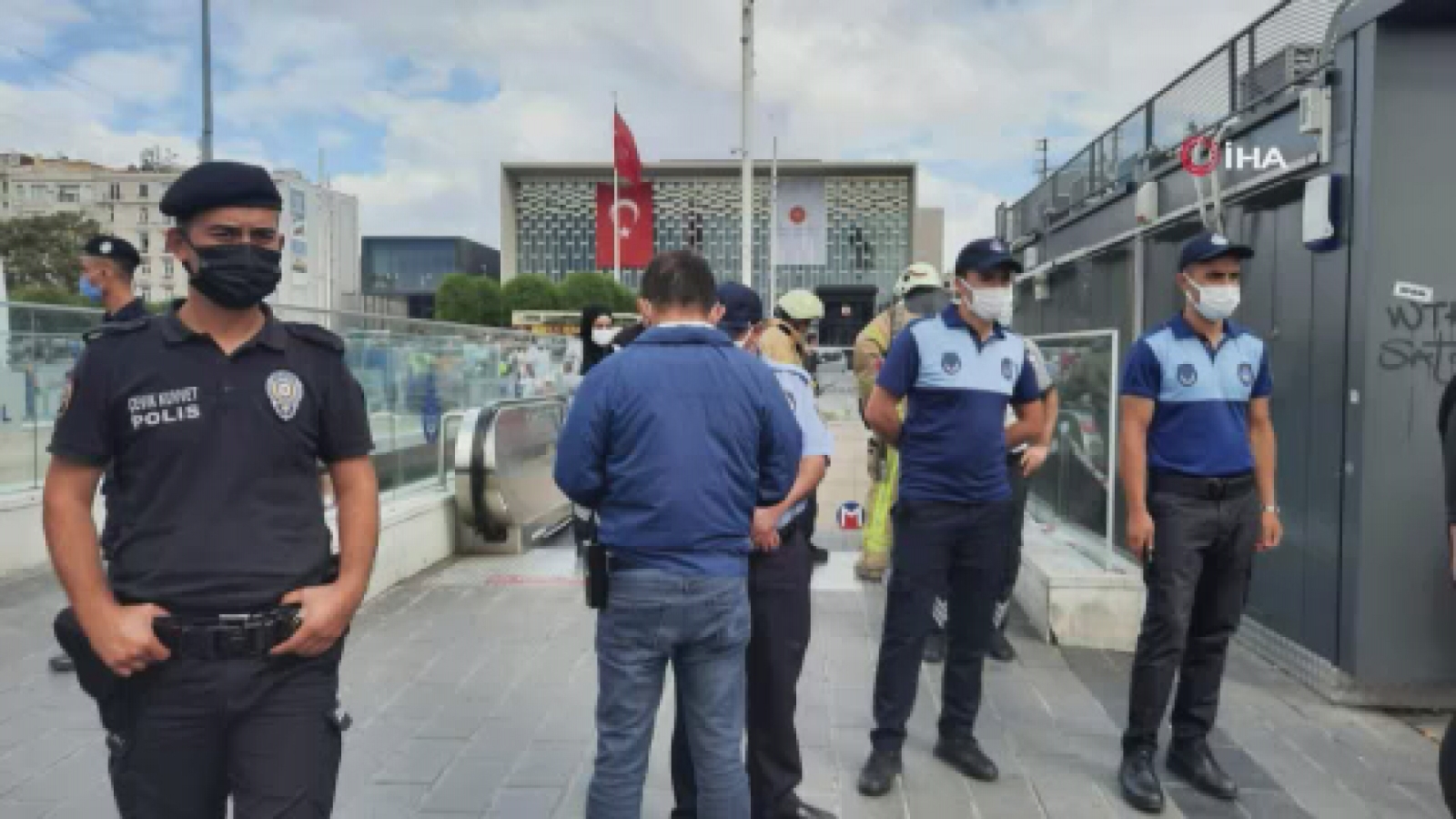 Taksim Metrosu’nda intihar girişimi