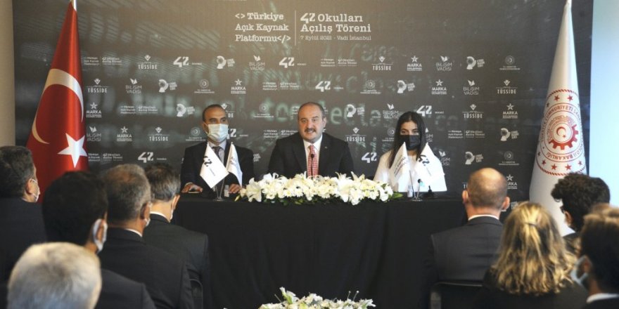 Bakan Varank: ‘‘Milli ve özgün yazılımlarımızı geliştirmeyi amaçlıyoruz’’