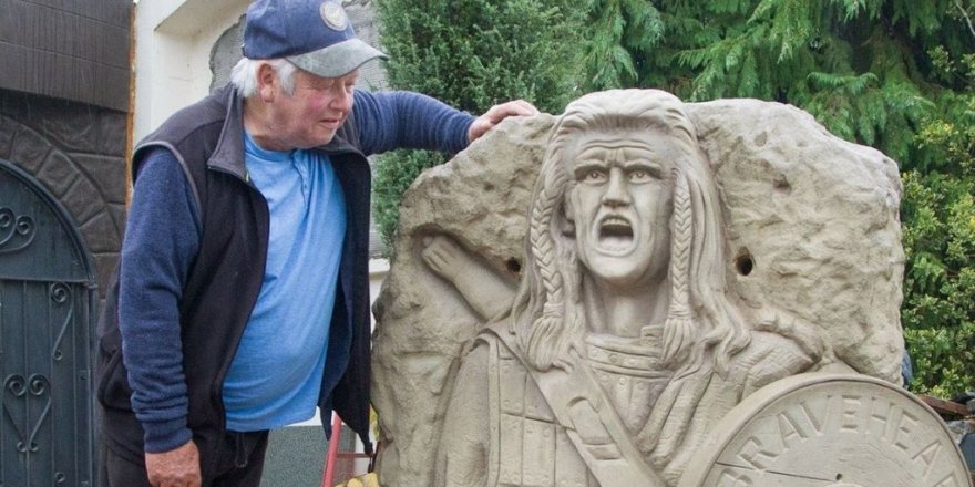 İskoçya’da “Cesur Yürek” heykeli sosyal medyada alay konusu oldu