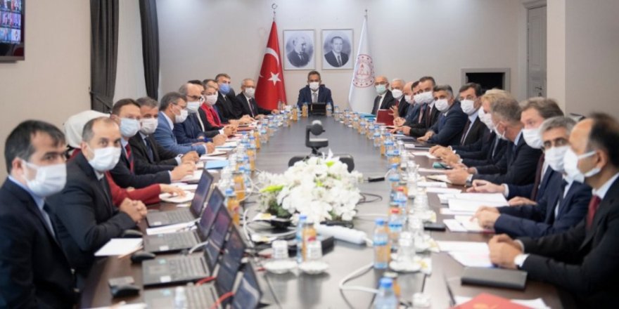 Bakan Özer, 81 İl Milli Eğitim Müdürü ile toplandı