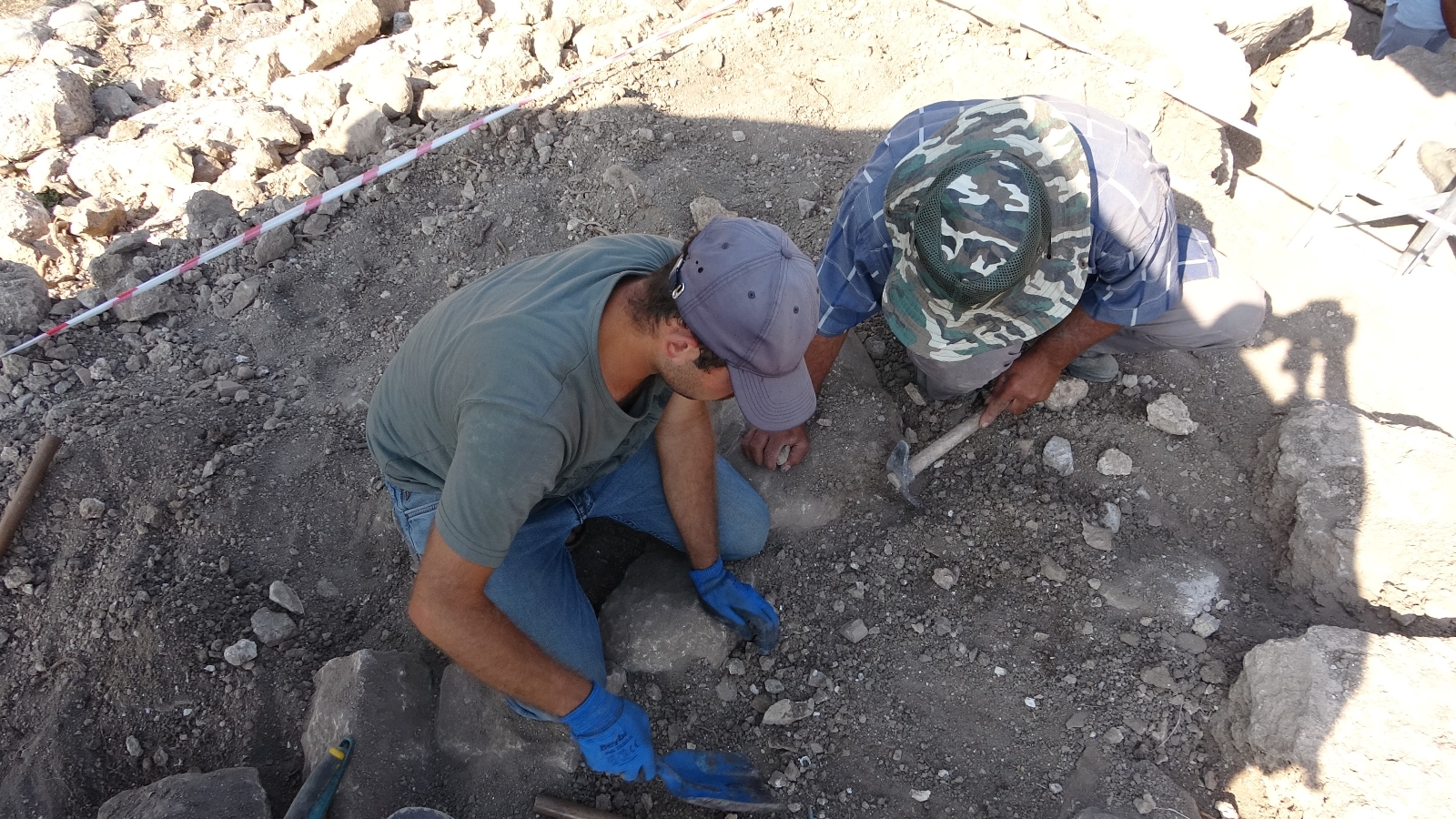 Aratos’un Anıt Mezarı Ağır Bir Soygun Geçirmiş