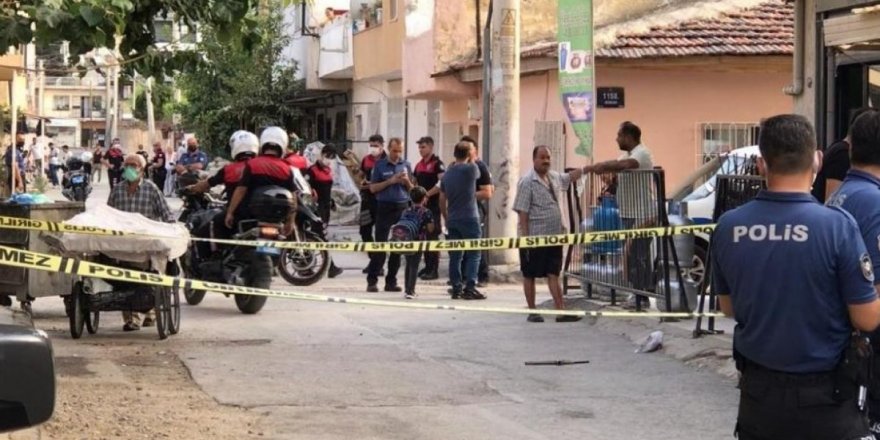 İzmir' de silahlı saldırı düzenlendi :12 yaralı var