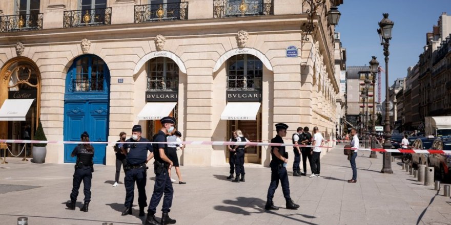 Paris' te 10 milyonluk hırsızlık